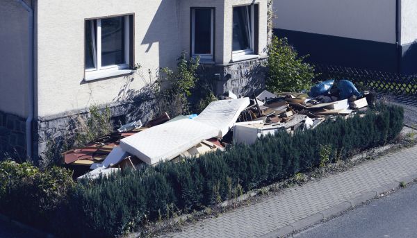 Yard Junk Removal in Hamilton
