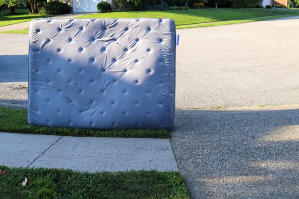 Mattress Removal Service in Hamilton